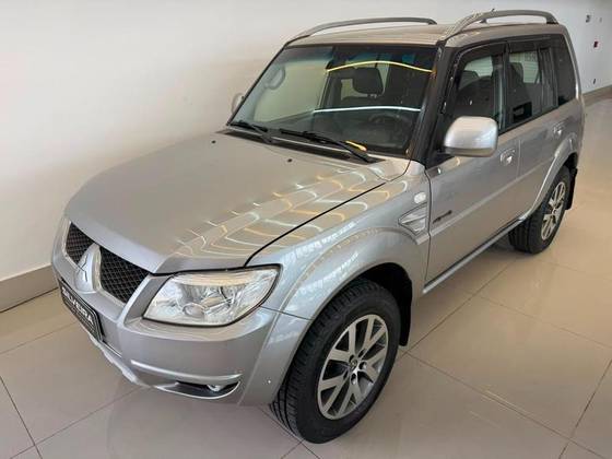 MITSUBISHI PAJERO TR4 2.0 4X4 16V 140CV FLEX 4P AUTOMÁTICO MITSUBISHI PAJERO TR4 2.0 4X4 16V 140CV FLEX 4P AUTOMÁTICO